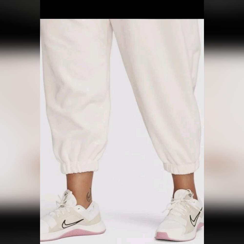 Nike Plus Siz Therma Fit Sweatpants - Picture 2 of 7